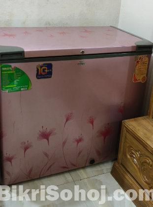 Walton Deep Freezer for Sale.